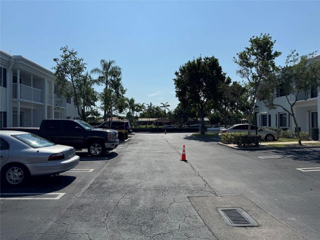 160 CYPRESS CLUB Drive 607, Pompano Beach, FL 33060
