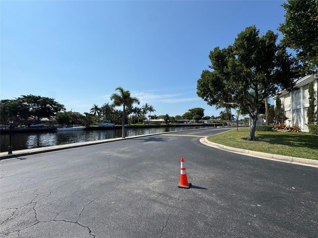 160 CYPRESS CLUB Drive 607, Pompano Beach, FL 33060