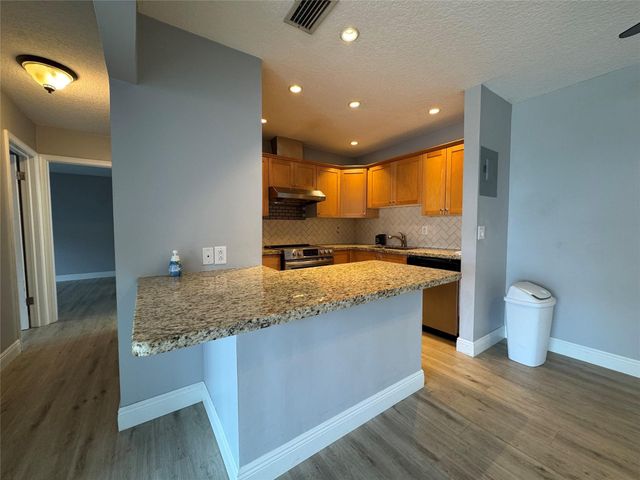 160 CYPRESS CLUB Drive 607, Pompano Beach, FL 33060