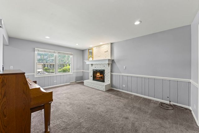 223 Winslow Court, Naperville, IL 60565