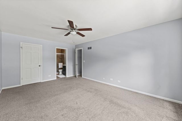 223 Winslow Court, Naperville, IL 60565