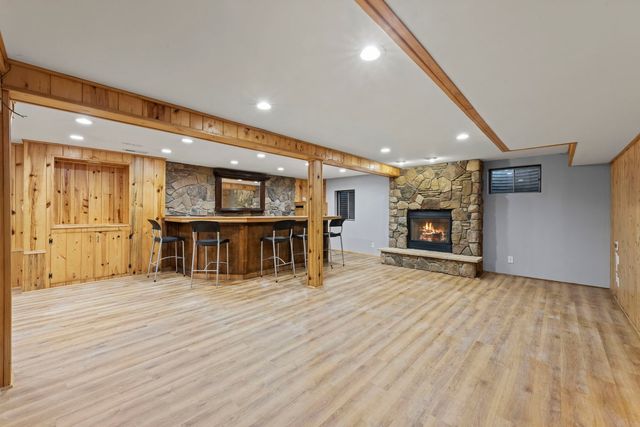 223 Winslow Court, Naperville, IL 60565