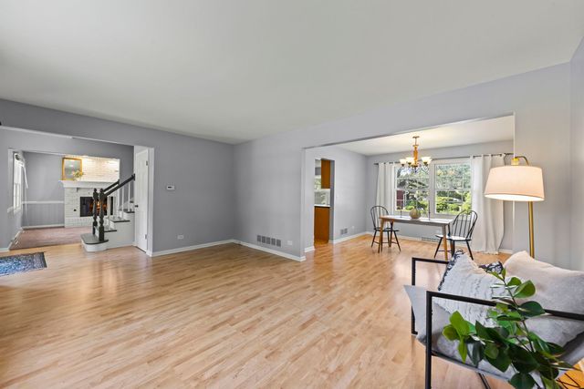 223 Winslow Court, Naperville, IL 60565
