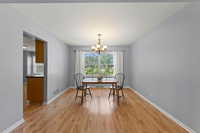 223 Winslow Court, Naperville, IL 60565