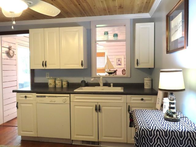 11135 CENTER Street E, Conneaut Lake, PA 16316