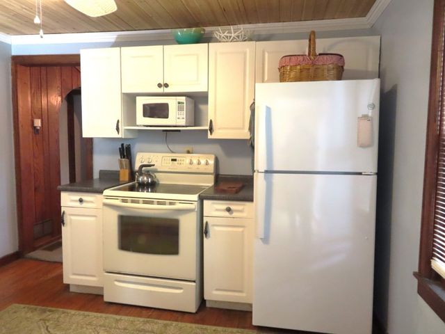 11135 CENTER Street E, Conneaut Lake, PA 16316