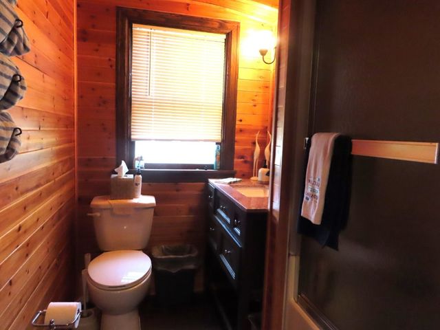 11135 CENTER Street E, Conneaut Lake, PA 16316