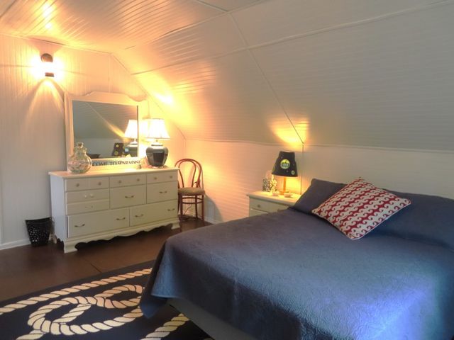 11135 CENTER Street E, Conneaut Lake, PA 16316