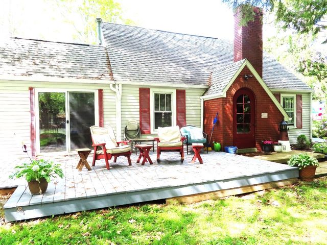 11135 CENTER Street E, Conneaut Lake, PA 16316