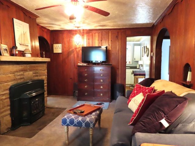 11135 CENTER Street E, Conneaut Lake, PA 16316