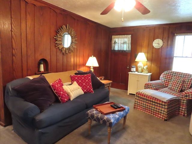 11135 CENTER Street E, Conneaut Lake, PA 16316