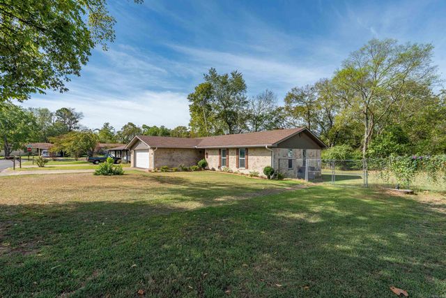 122 Orchard Street, Hot Springs, AR 71913