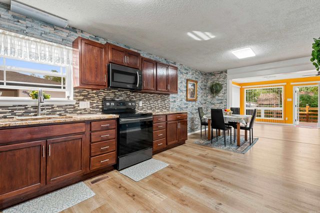 122 Orchard Street, Hot Springs, AR 71913
