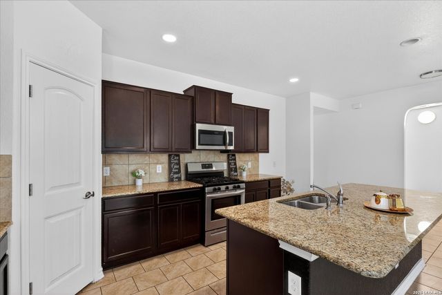 5511 Toledo Farm, San Antonio, TX 78222