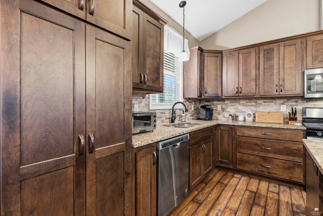 3613 Vanesta Drive, Manhattan, KS 66503