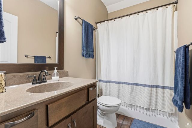 3613 Vanesta Drive, Manhattan, KS 66503