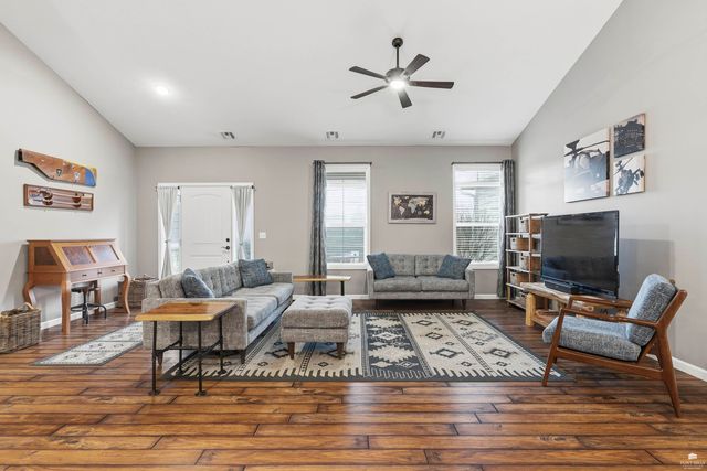 3613 Vanesta Drive, Manhattan, KS 66503