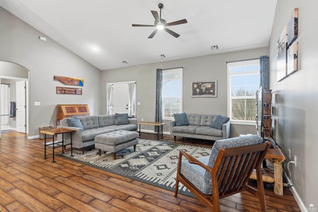 3613 Vanesta Drive, Manhattan, KS 66503