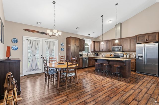 3613 Vanesta Drive, Manhattan, KS 66503