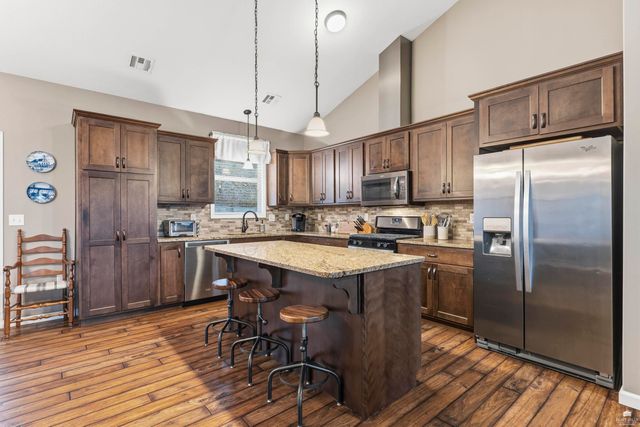 3613 Vanesta Drive, Manhattan, KS 66503