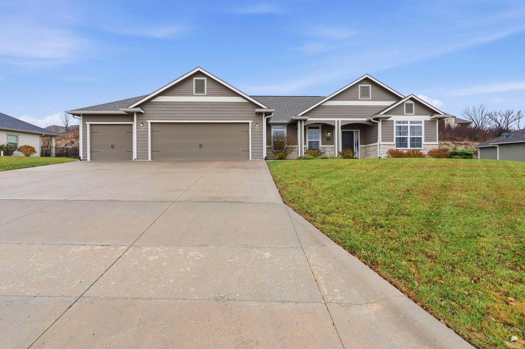 3613 Vanesta Drive, Manhattan, KS 66503