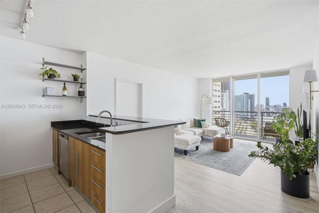 325 S Biscayne Boulevard 4022, Miami, FL 33131