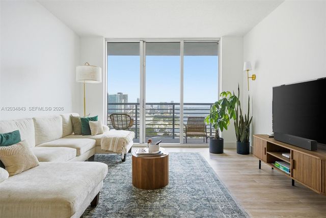 325 S Biscayne Boulevard 4022, Miami, FL 33131