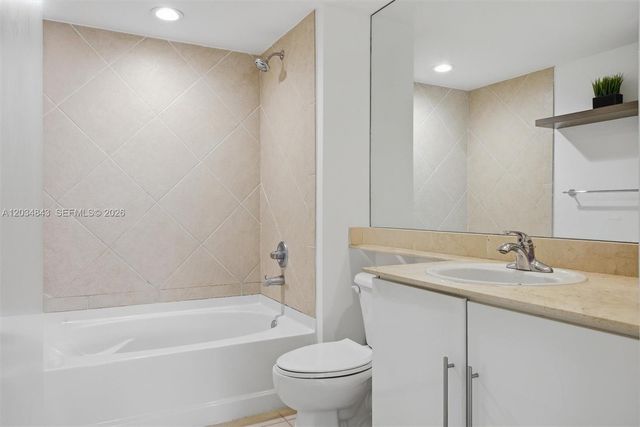 325 S Biscayne Boulevard 4022, Miami, FL 33131