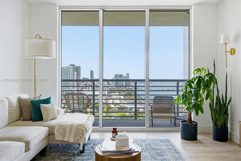 325 S Biscayne Boulevard 4022, Miami, FL 33131