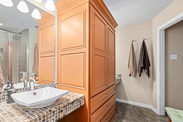 455 Vz County Road 2808, Mabank, TX 75147