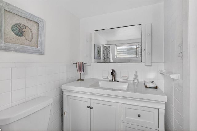 4001 S Ocean Boulevard 114, South Palm Beach, FL 33480