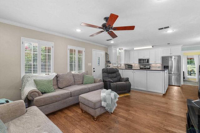 4668 W State Highway 64, Henderson, TX 75652