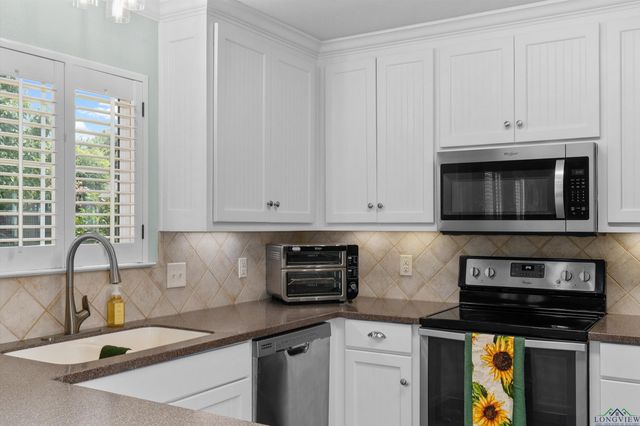 4668 W State Highway 64, Henderson, TX 75652