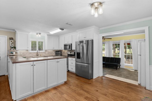 4668 W State Highway 64, Henderson, TX 75652