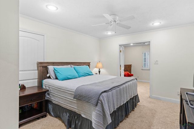 4668 W State Highway 64, Henderson, TX 75652