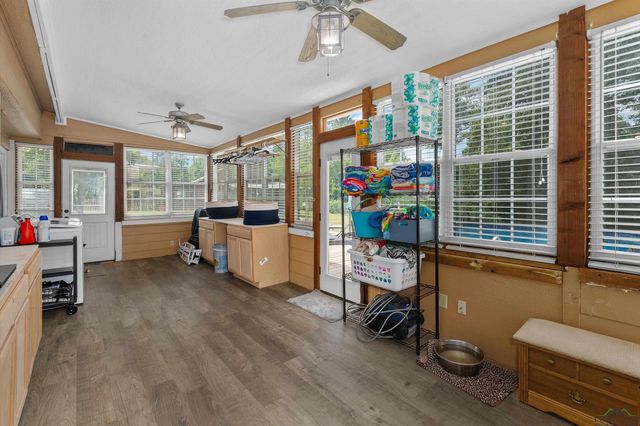 4668 W State Highway 64, Henderson, TX 75652