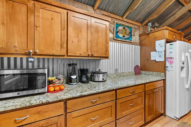 4668 W State Highway 64, Henderson, TX 75652