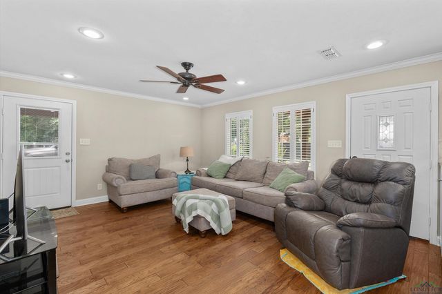4668 W State Highway 64, Henderson, TX 75652