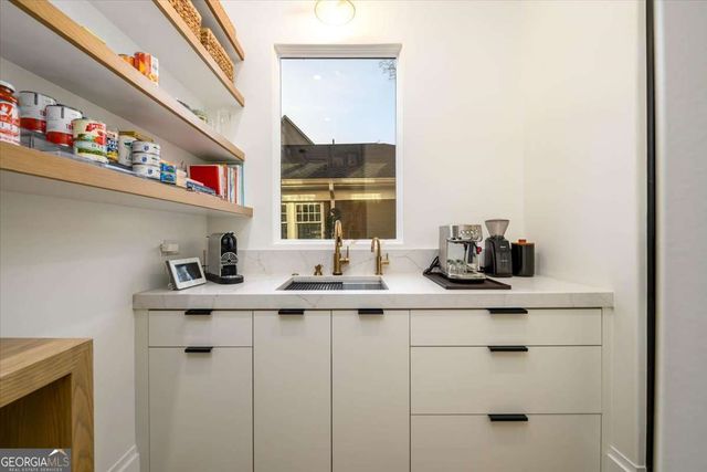 864 Courtenay Drive NE, Atlanta, GA 30306