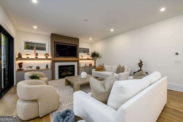 864 Courtenay Drive NE, Atlanta, GA 30306