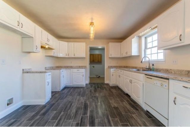 233 BEAVERWOOD DR, Adamsville, TN 38310