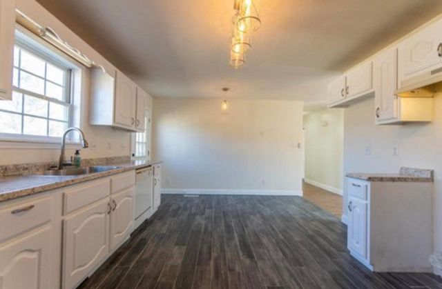 233 BEAVERWOOD DR, Adamsville, TN 38310