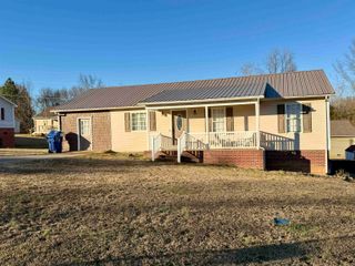 233 BEAVERWOOD DR, Adamsville, TN 38310
