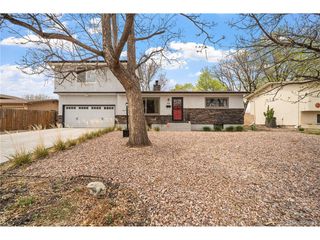 25 Fordham Cir, Pueblo, CO 81005