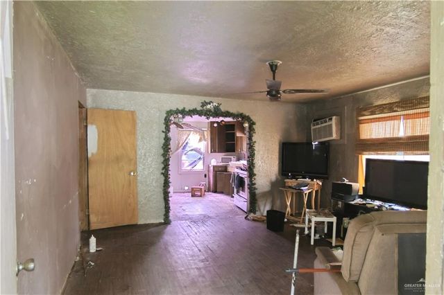 304 W Canal Avenue, Raymondville, TX 78580