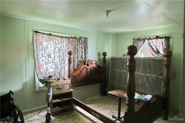 304 W Canal Avenue, Raymondville, TX 78580