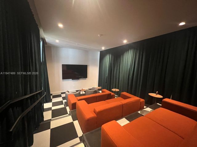 11 NE 6 ST 814, Miami, FL 33132