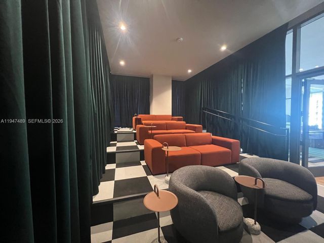 11 NE 6 ST 814, Miami, FL 33132