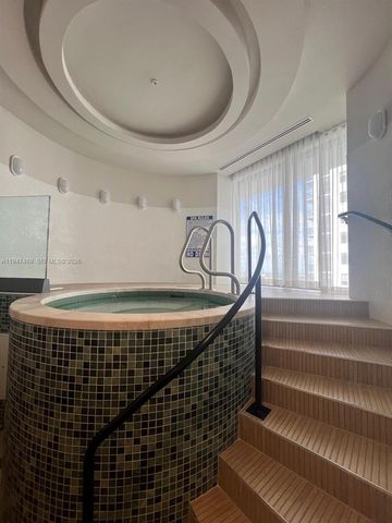 11 NE 6 ST 814, Miami, FL 33132