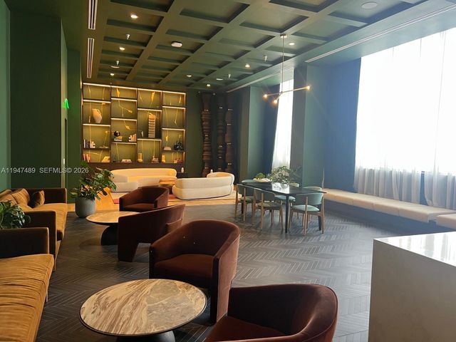 11 NE 6 ST 814, Miami, FL 33132